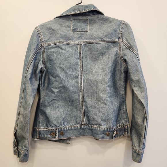 GUESS Denim Jean Jacket - Picture 2 of 13
